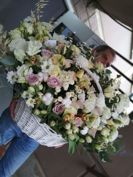 Композиция в корзине «Цветочный вернисаж» заказать за 39 700 руб. с доставкой Композиция в корзине «Цветочный вернисаж» заказать за 39 700 руб. с доставкой