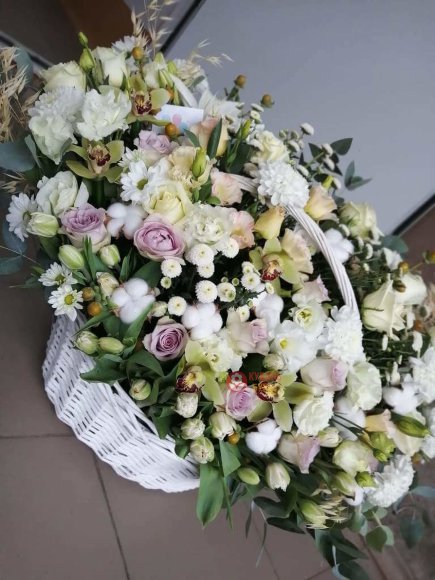 Композиция в корзине «Цветочный вернисаж» заказать за 39 700 руб. с доставкой Композиция в корзине «Цветочный вернисаж» заказать за 39 700 руб. с доставкой